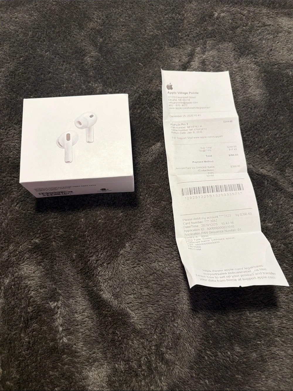 Apple Wireless Earbuds with Charging Case - White